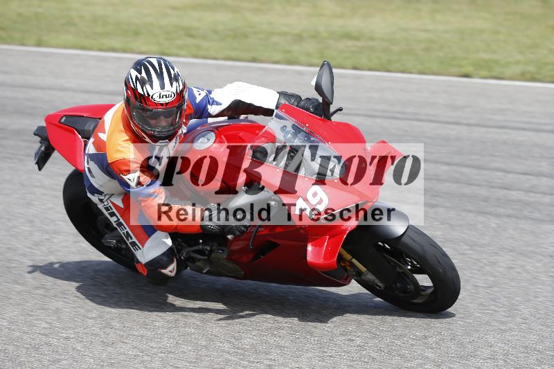 /27 12.06.2025 Ducati Schweiz Trackday Warmup  ADR/blau-bleu/19-3